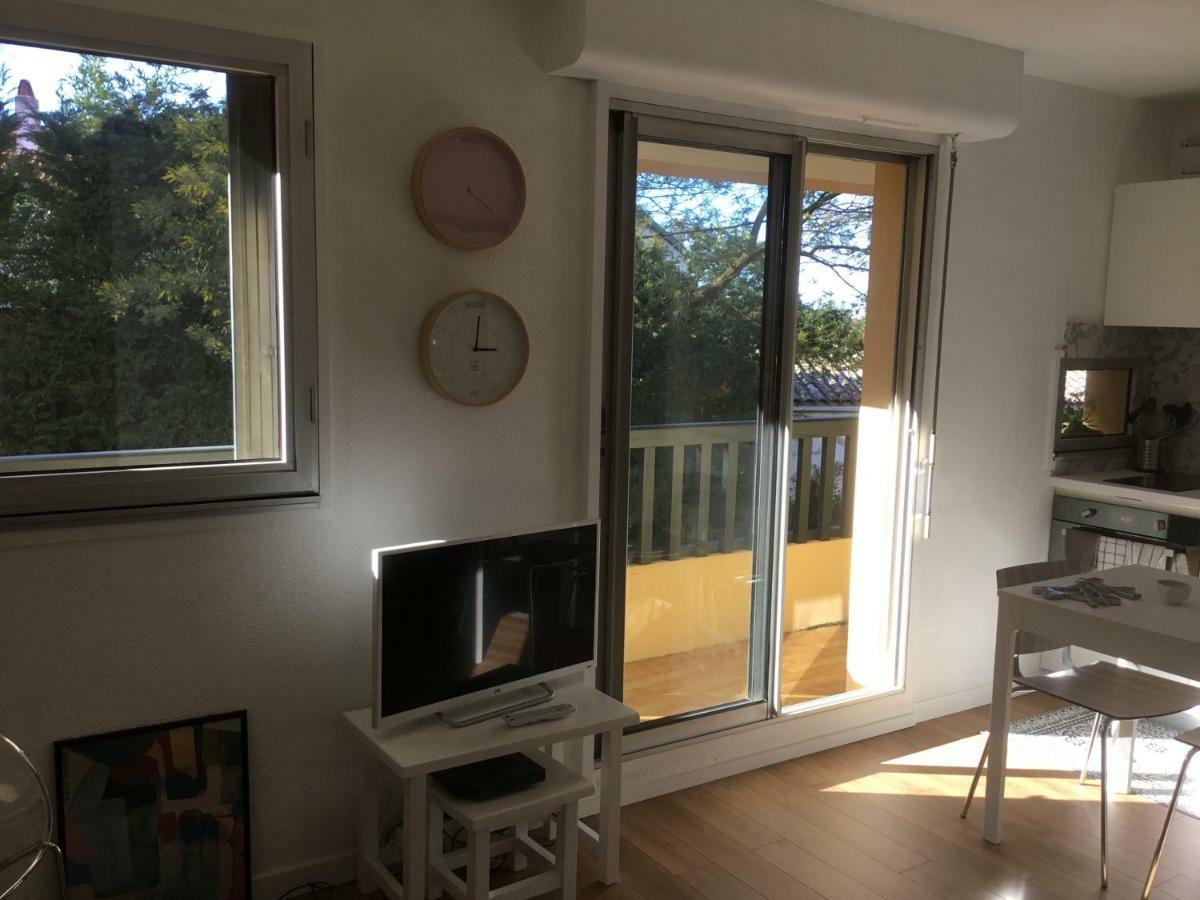 Au Balcon Fleuri Anglet Exterior foto